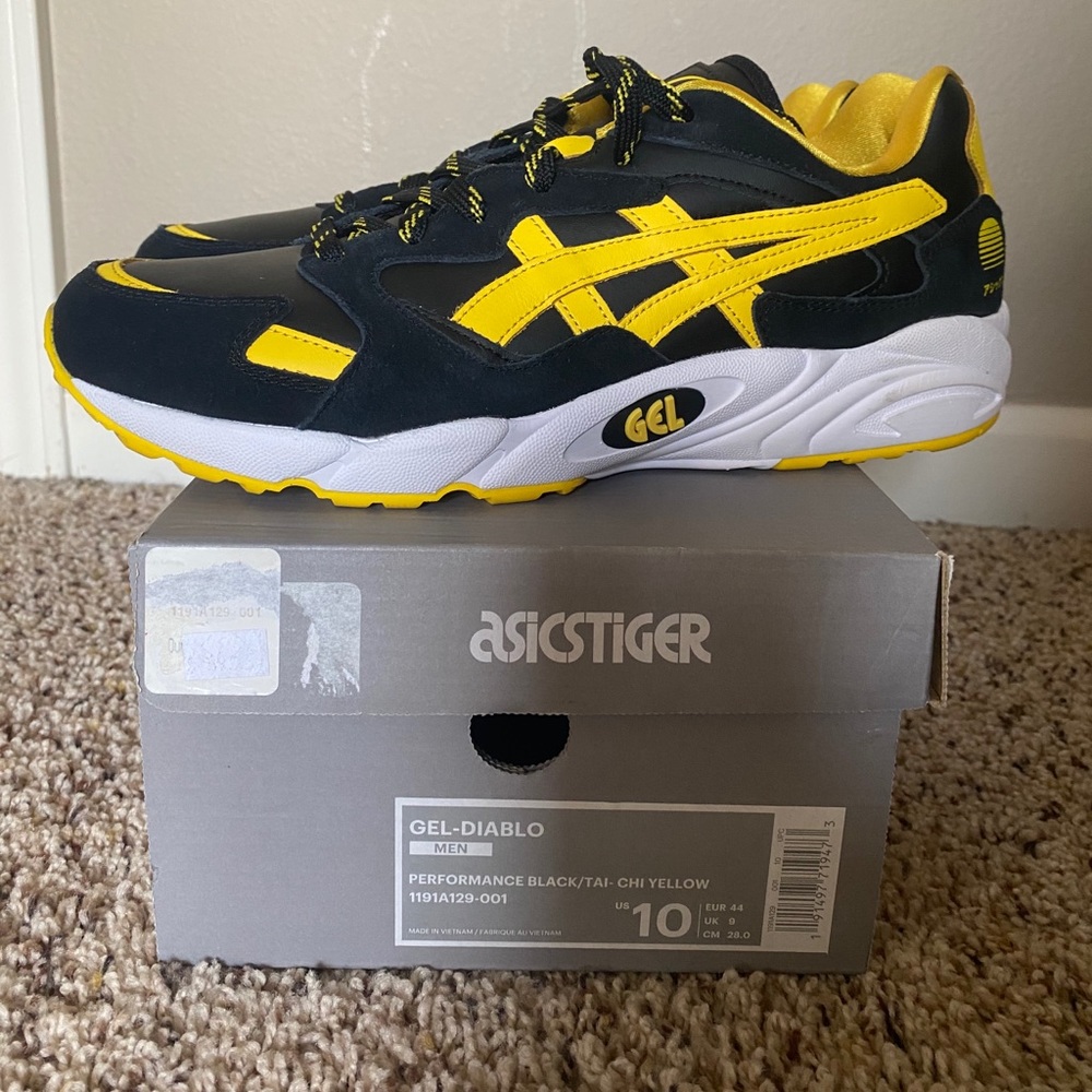 Asics Tiger